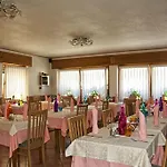ホテル Ristorante Iris 3*